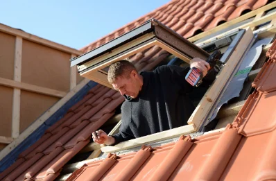 Pose de fenêtres de toit Velux à Louchats